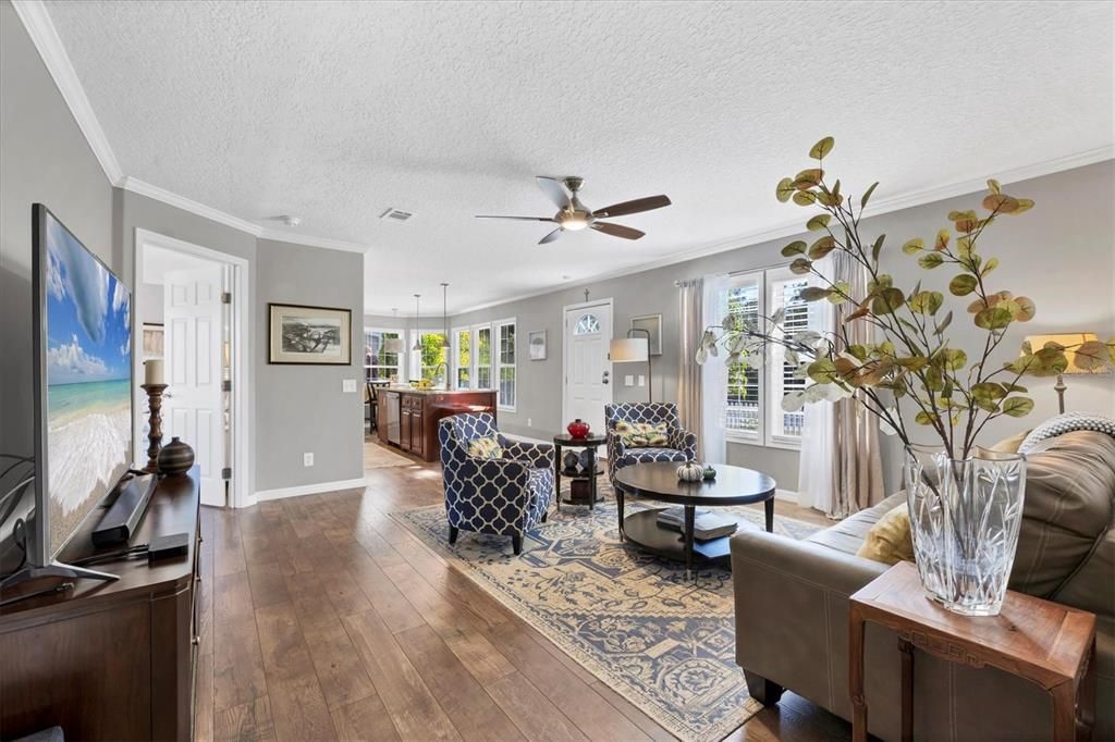 For Sale: $330,000 (3 beds, 2 baths, 1132 Square Feet)