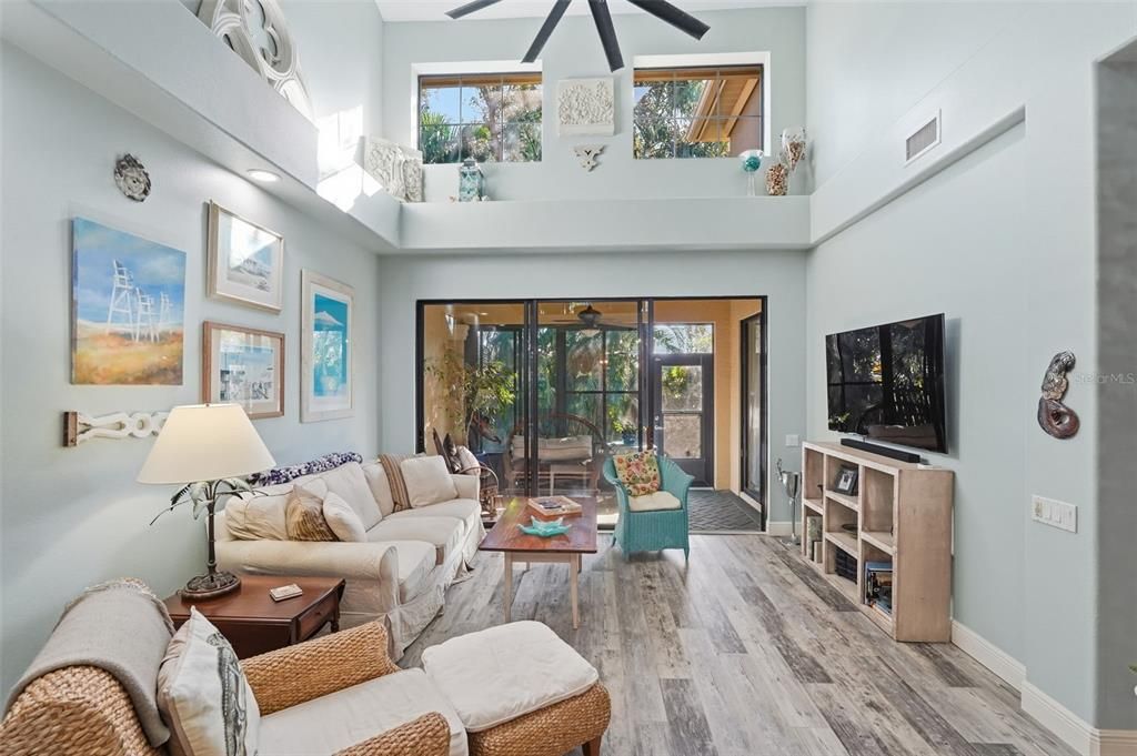 For Sale: $499,900 (3 beds, 3 baths, 2215 Square Feet)