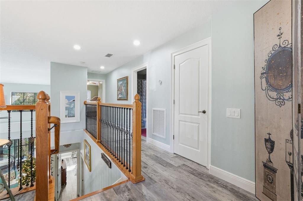 For Sale: $499,900 (3 beds, 3 baths, 2215 Square Feet)