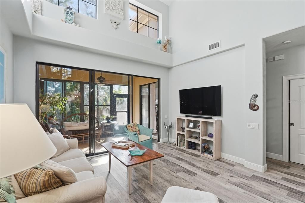 For Sale: $499,900 (3 beds, 3 baths, 2215 Square Feet)