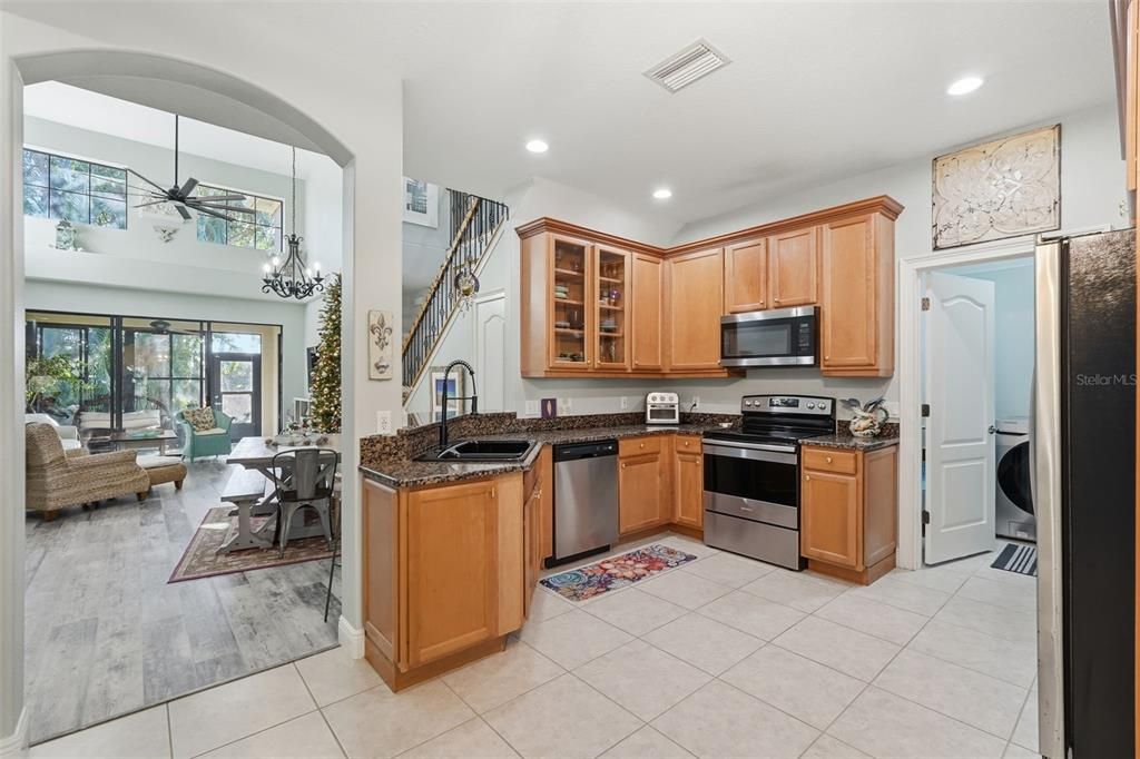 For Sale: $499,900 (3 beds, 3 baths, 2215 Square Feet)