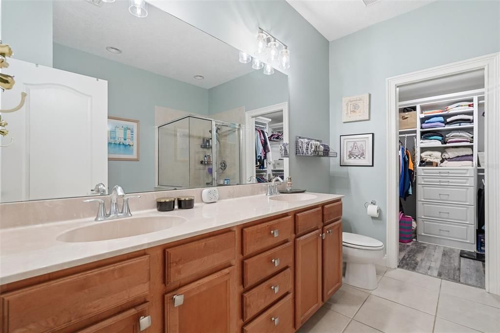 For Sale: $499,900 (3 beds, 3 baths, 2215 Square Feet)