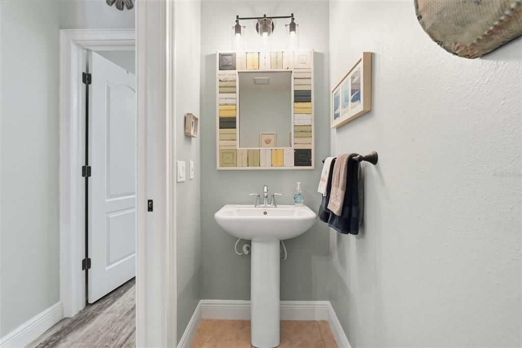 For Sale: $499,900 (3 beds, 3 baths, 2215 Square Feet)