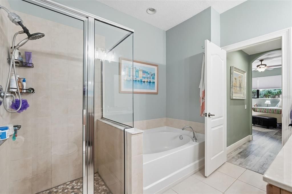 For Sale: $499,900 (3 beds, 3 baths, 2215 Square Feet)