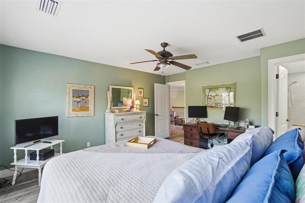 For Sale: $499,900 (3 beds, 3 baths, 2215 Square Feet)