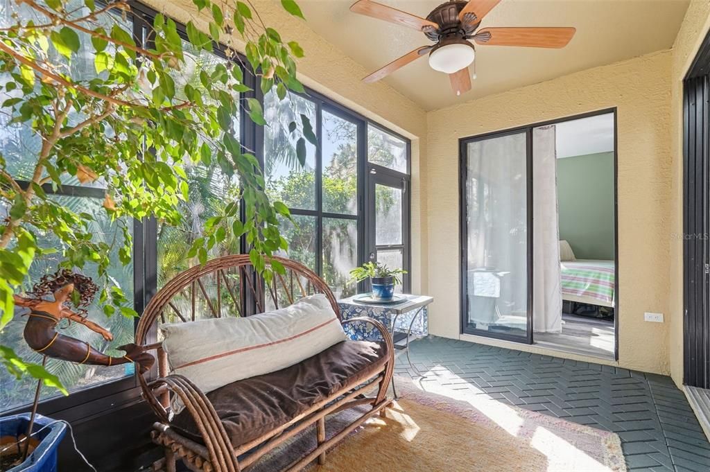 For Sale: $499,900 (3 beds, 3 baths, 2215 Square Feet)