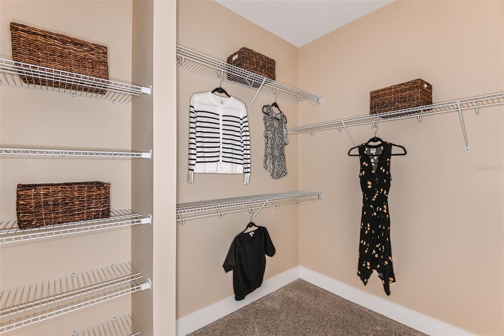 For Sale: $582,990 (2 beds, 2 baths, 1946 Square Feet)