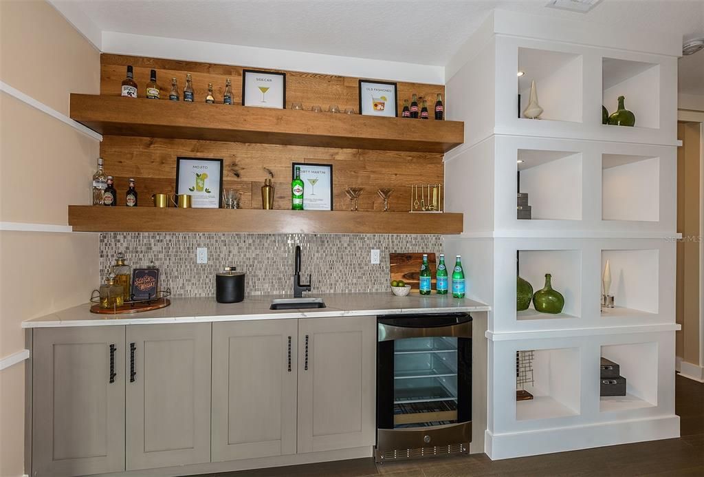 For Sale: $582,990 (2 beds, 2 baths, 1946 Square Feet)