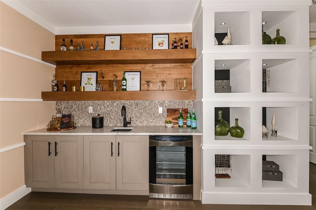 For Sale: $582,990 (2 beds, 2 baths, 1946 Square Feet)