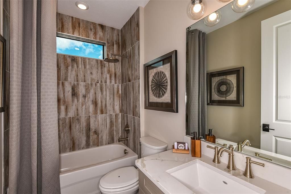 For Sale: $582,990 (2 beds, 2 baths, 1946 Square Feet)