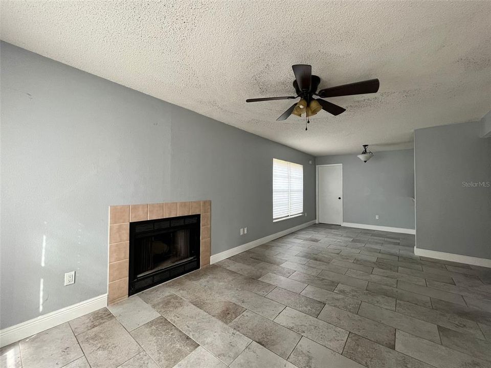 En Renta: $1,345 (2 camas, 2 baños, 912 Pies cuadrados)