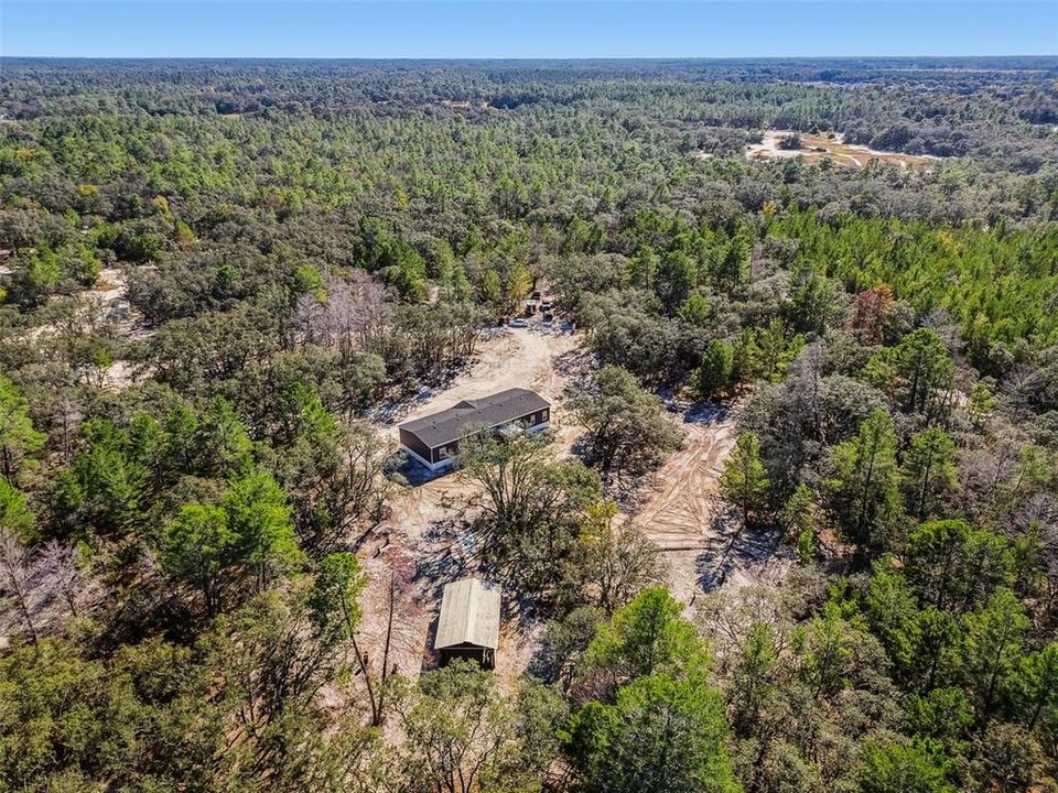 待售: $899,999 (14.27 acres)