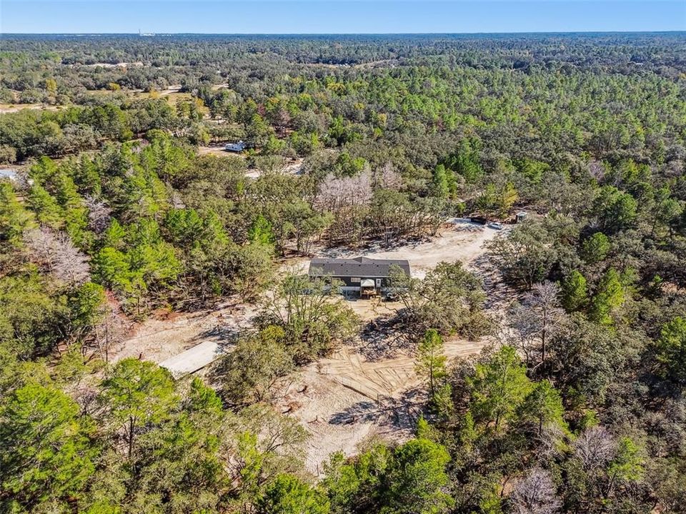 待售: $899,999 (14.27 acres)