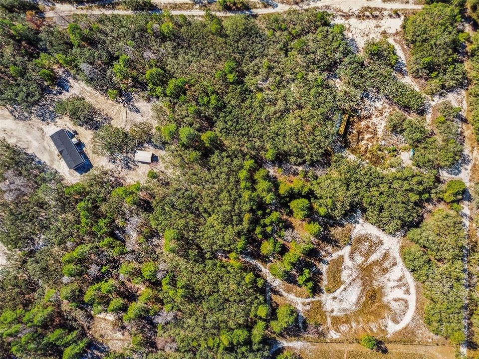 待售: $899,999 (14.27 acres)