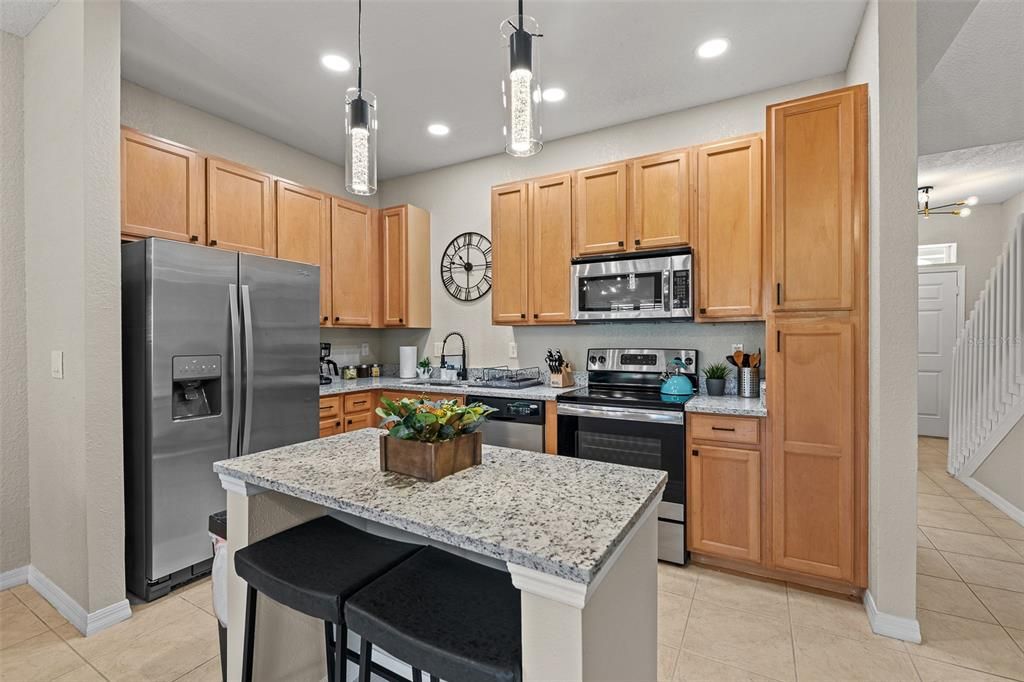 出租: $2,400 (4 贝兹, 3 浴室, 1636 平方英尺)