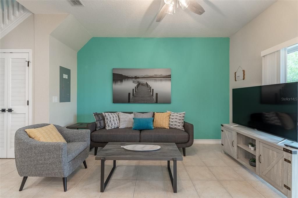 出租: $2,400 (4 贝兹, 3 浴室, 1636 平方英尺)