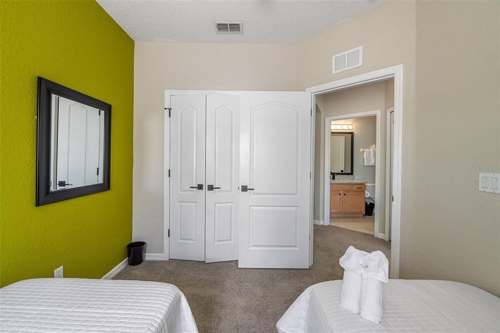 出租: $2,400 (4 贝兹, 3 浴室, 1636 平方英尺)