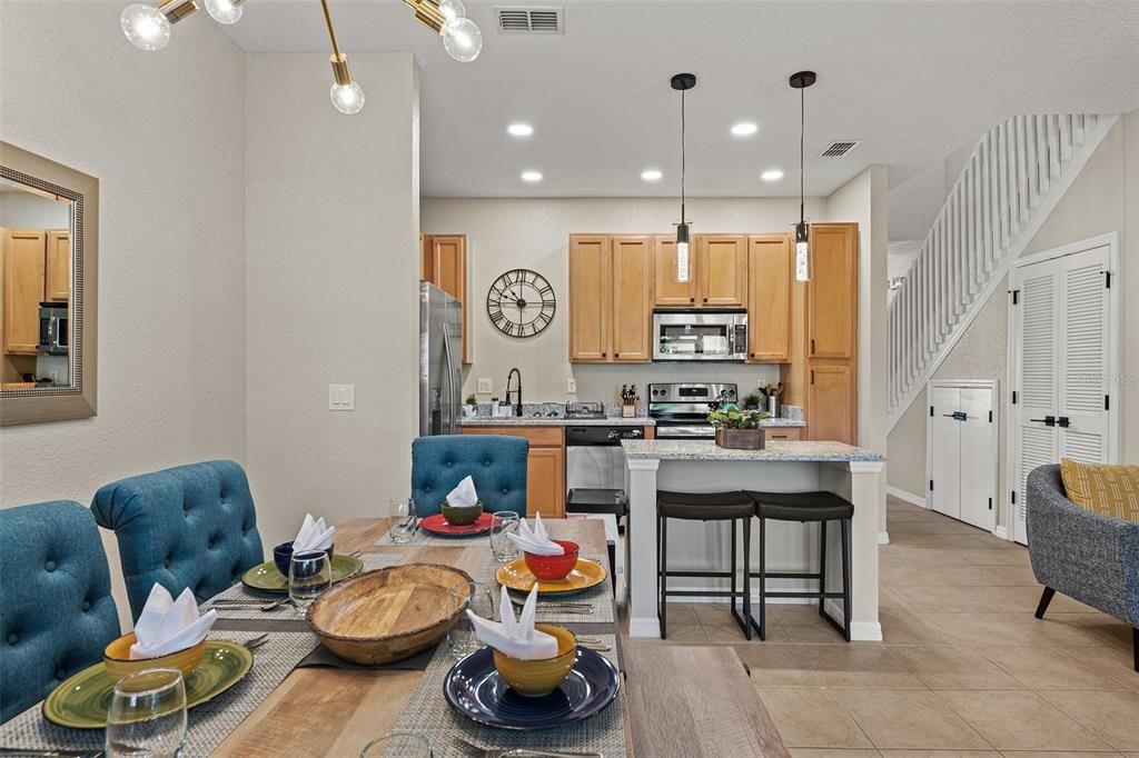 出租: $2,400 (4 贝兹, 3 浴室, 1636 平方英尺)