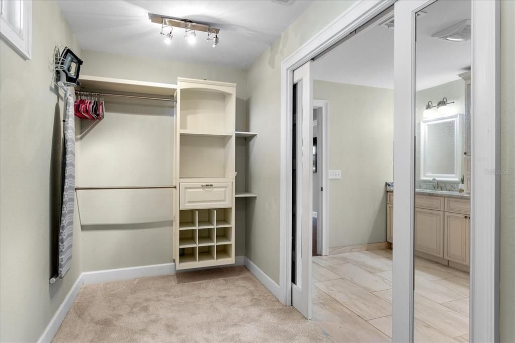 Active With Contract: $975,000 (4 beds, 4 baths, 4607 Square Feet)