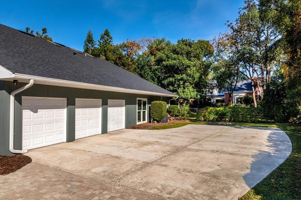 Active With Contract: $975,000 (4 beds, 4 baths, 4607 Square Feet)