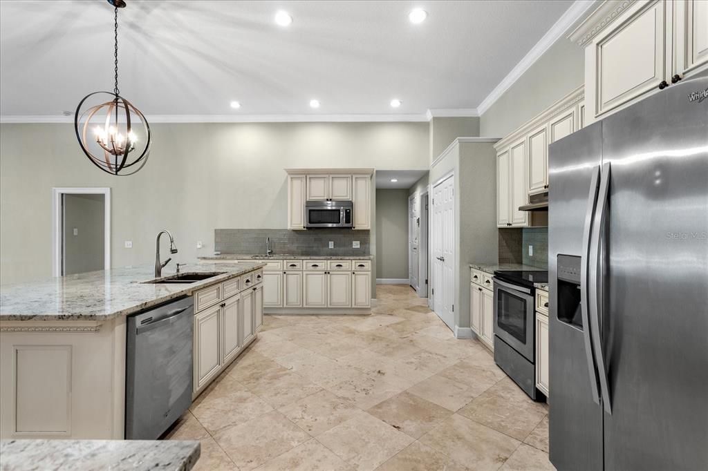 Active With Contract: $975,000 (4 beds, 4 baths, 4607 Square Feet)