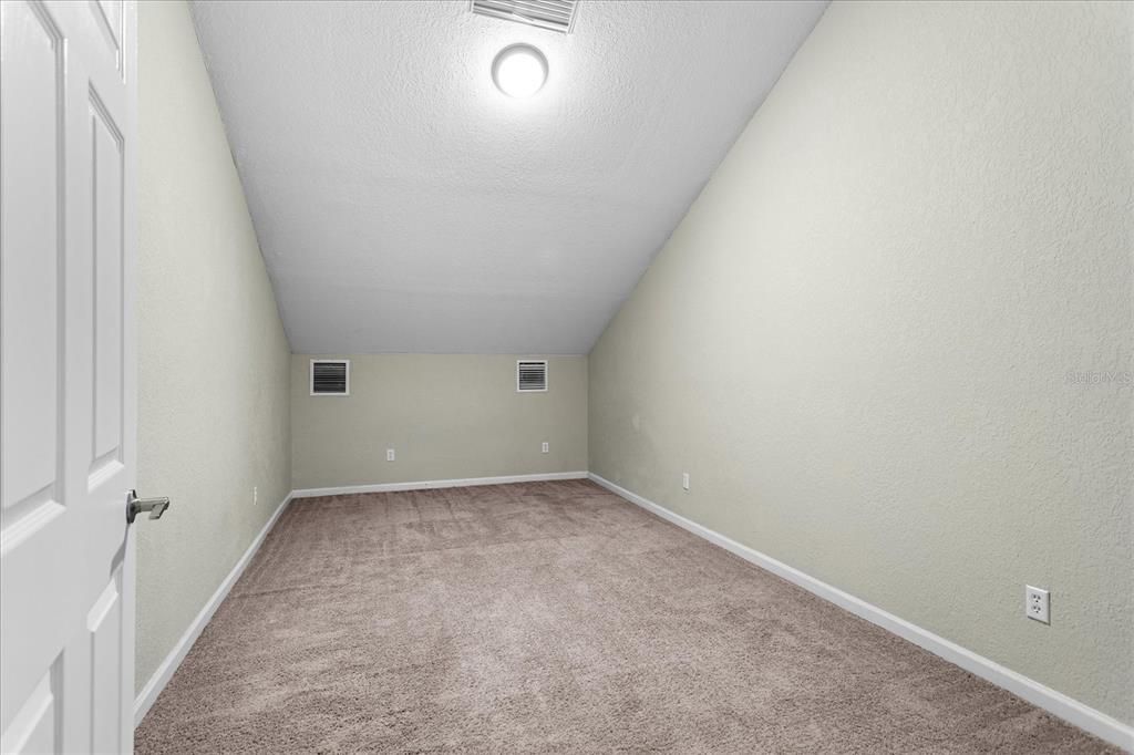 Active With Contract: $975,000 (4 beds, 4 baths, 4607 Square Feet)