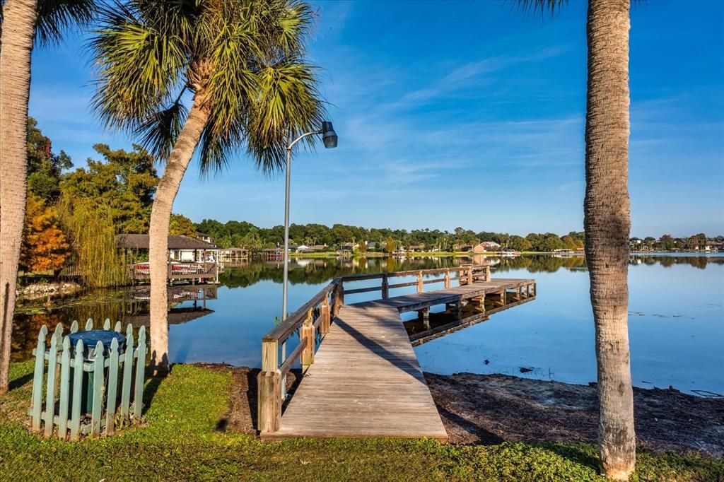 Active With Contract: $975,000 (4 beds, 4 baths, 4607 Square Feet)