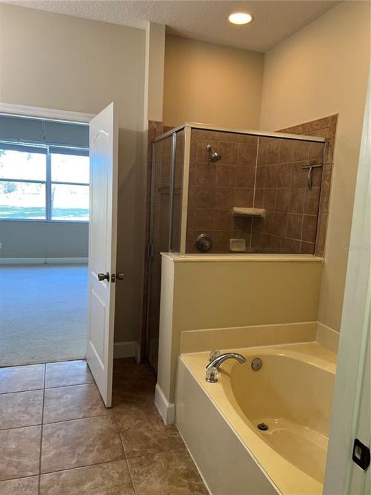 For Rent: $2,500 (4 beds, 3 baths, 2535 Square Feet)