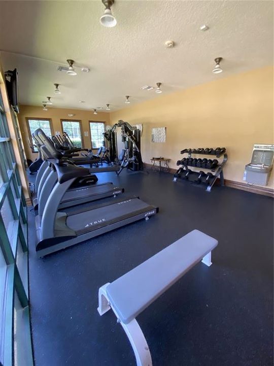 For Rent: $2,500 (4 beds, 3 baths, 2535 Square Feet)