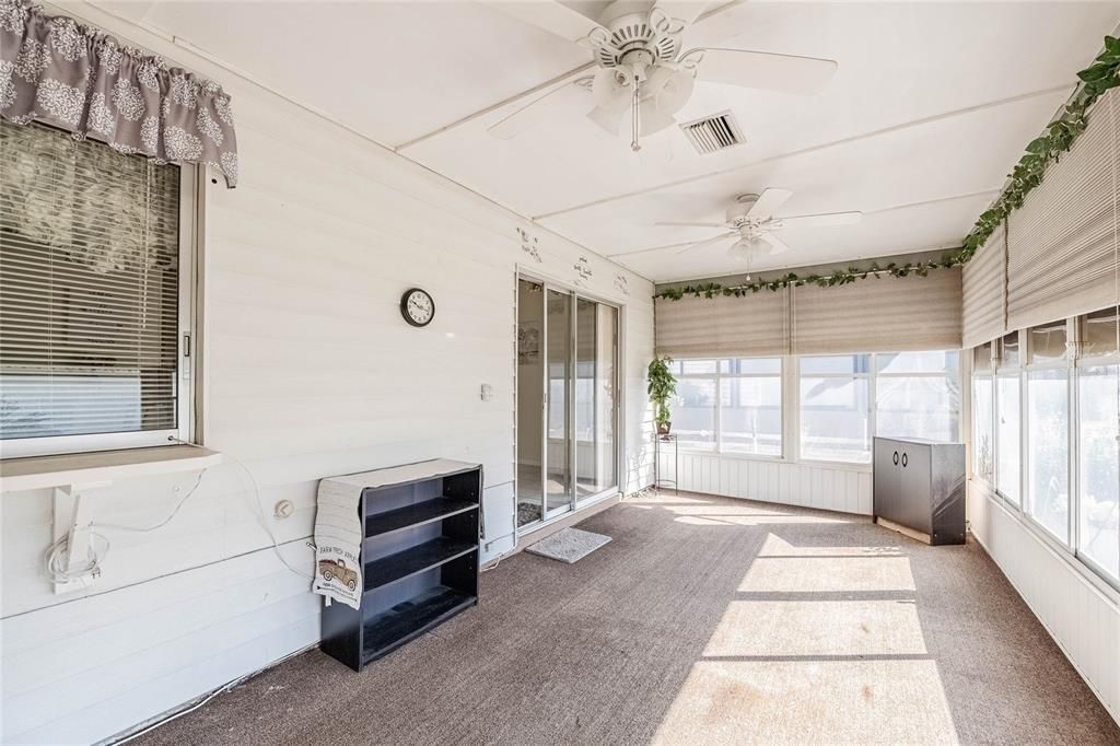 合同活跃: $199,900 (2 贝兹, 2 浴室, 1166 平方英尺)