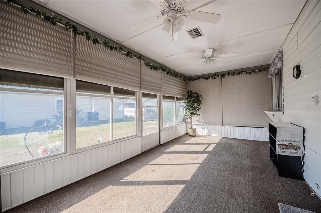 合同活跃: $199,900 (2 贝兹, 2 浴室, 1166 平方英尺)