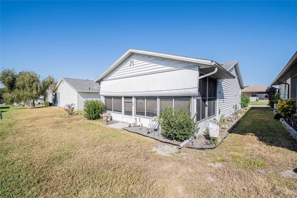 合同活跃: $199,900 (2 贝兹, 2 浴室, 1166 平方英尺)