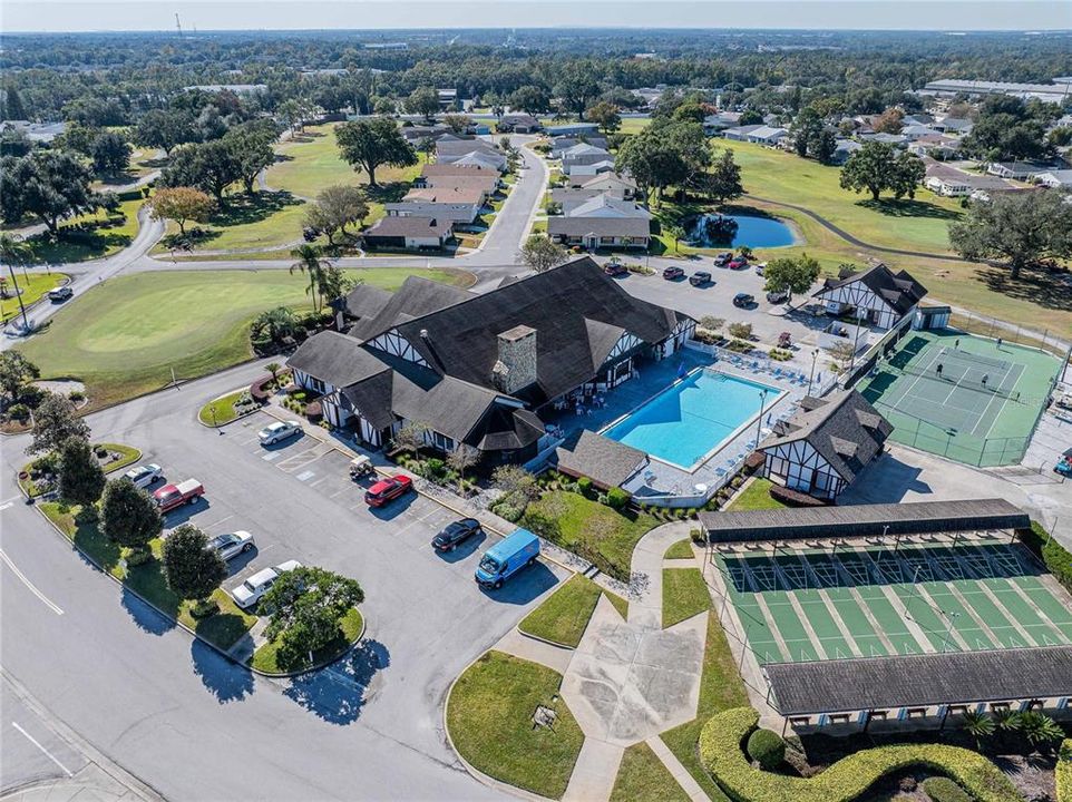 合同活跃: $199,900 (2 贝兹, 2 浴室, 1166 平方英尺)