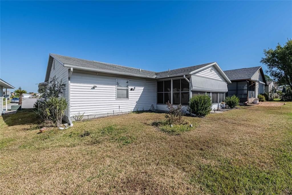 合同活跃: $199,900 (2 贝兹, 2 浴室, 1166 平方英尺)