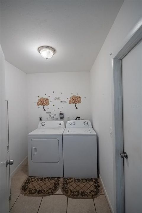 合同活跃: $199,900 (2 贝兹, 2 浴室, 1166 平方英尺)