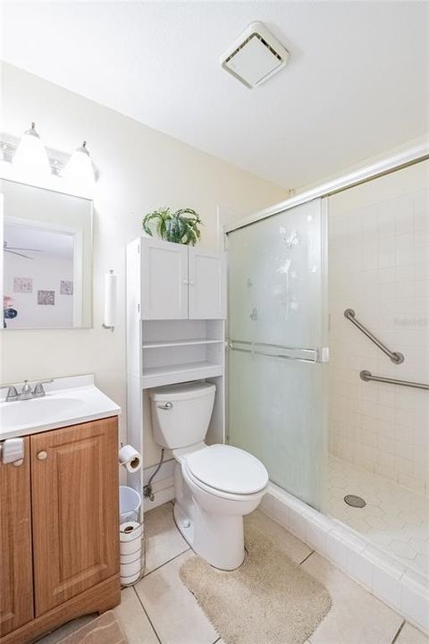 合同活跃: $199,900 (2 贝兹, 2 浴室, 1166 平方英尺)