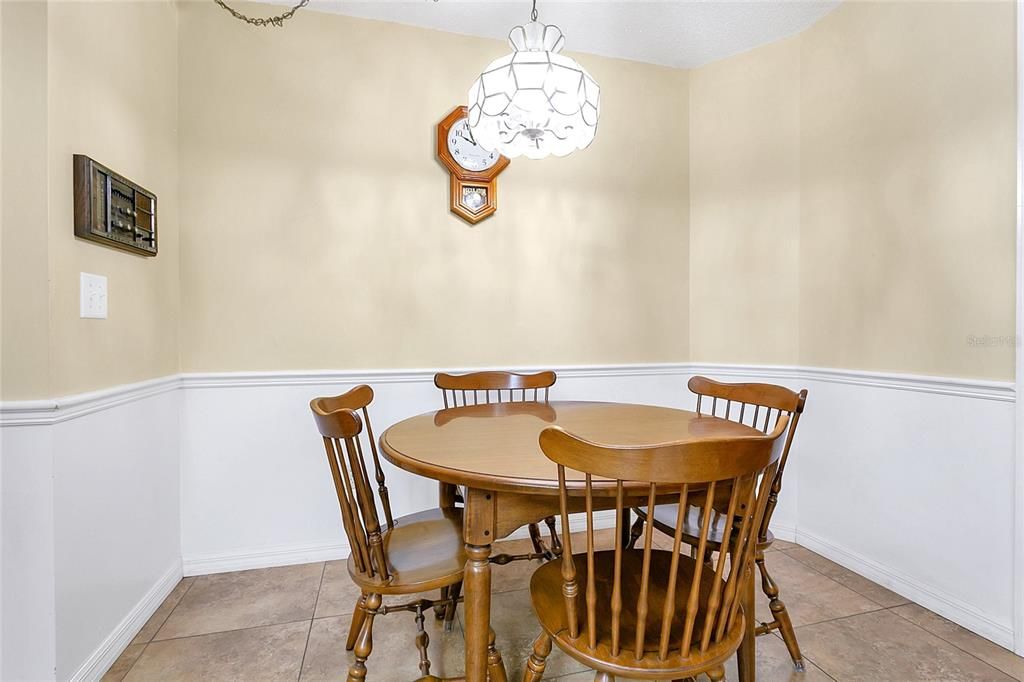 Activo con contrato: $625,000 (4 camas, 2 baños, 2833 Pies cuadrados)