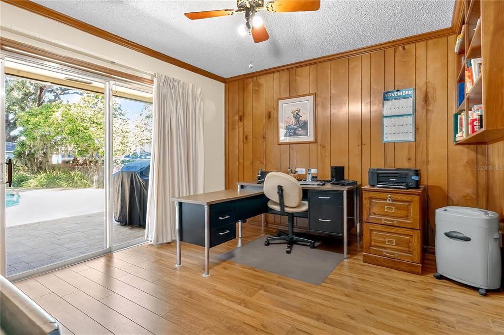 Activo con contrato: $625,000 (4 camas, 2 baños, 2833 Pies cuadrados)