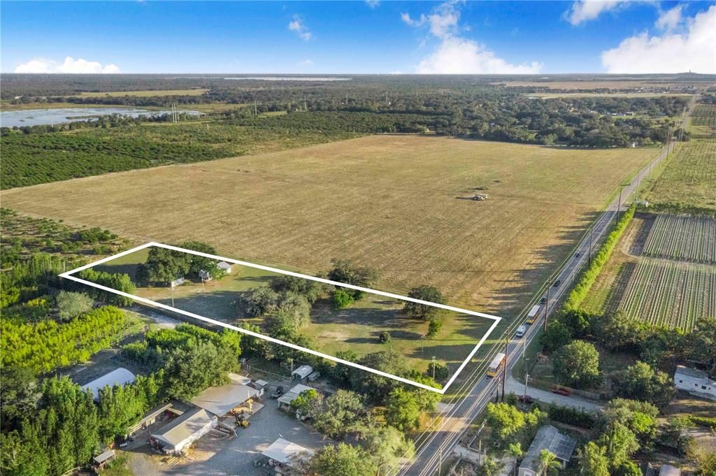 For Sale: $300,000 (3 beds, 1 baths, 956 Square Feet)