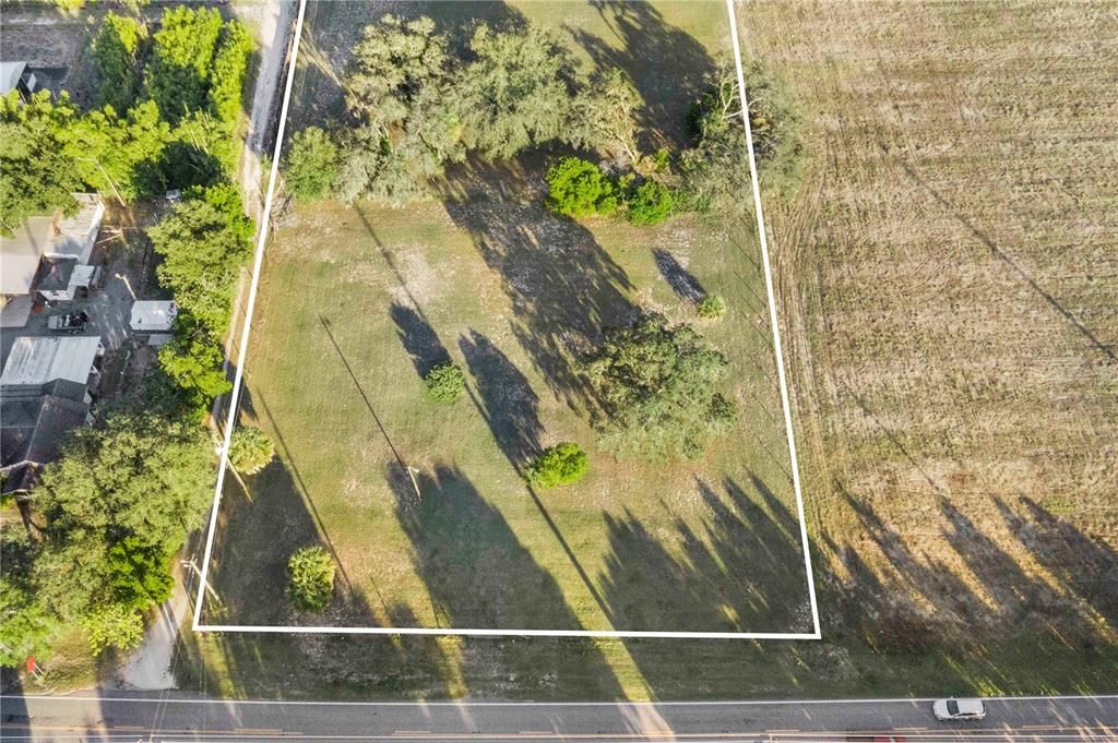 For Sale: $300,000 (3 beds, 1 baths, 956 Square Feet)