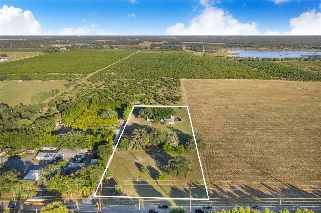 For Sale: $300,000 (3 beds, 1 baths, 956 Square Feet)