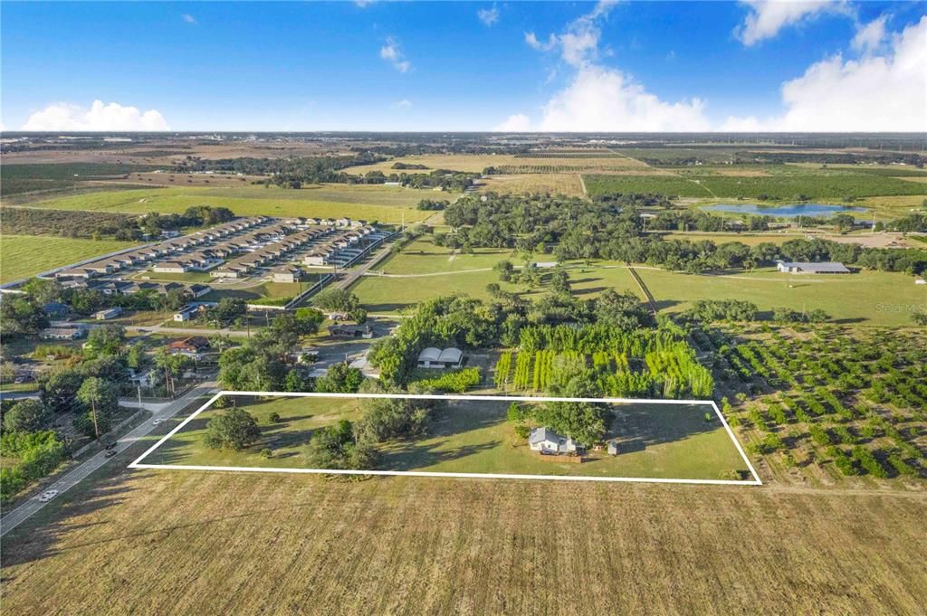 For Sale: $300,000 (3 beds, 1 baths, 956 Square Feet)