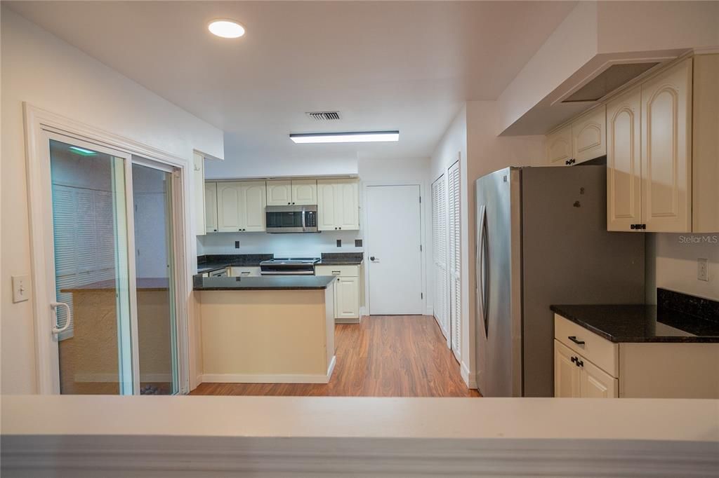 待售: $464,990 (3 贝兹, 2 浴室, 1653 平方英尺)