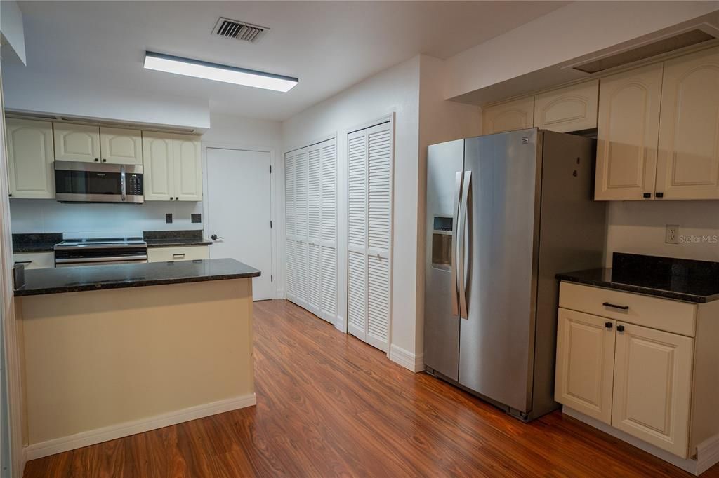 待售: $464,990 (3 贝兹, 2 浴室, 1653 平方英尺)