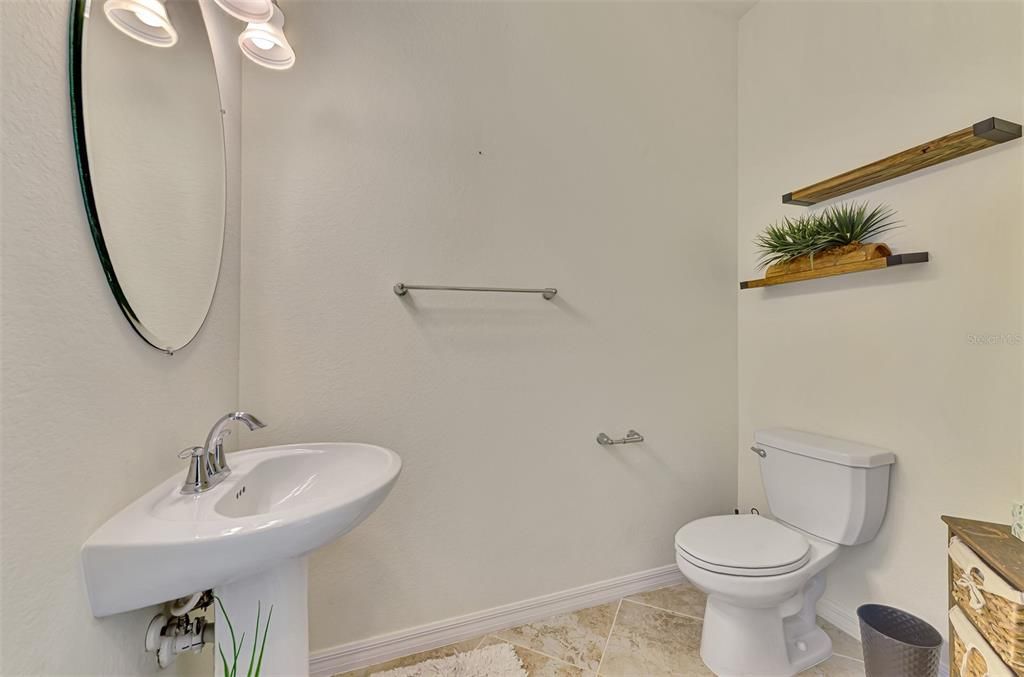 На продажу: $280,000 (3 спален, 2 ванн, 1949 Квадратных фут)