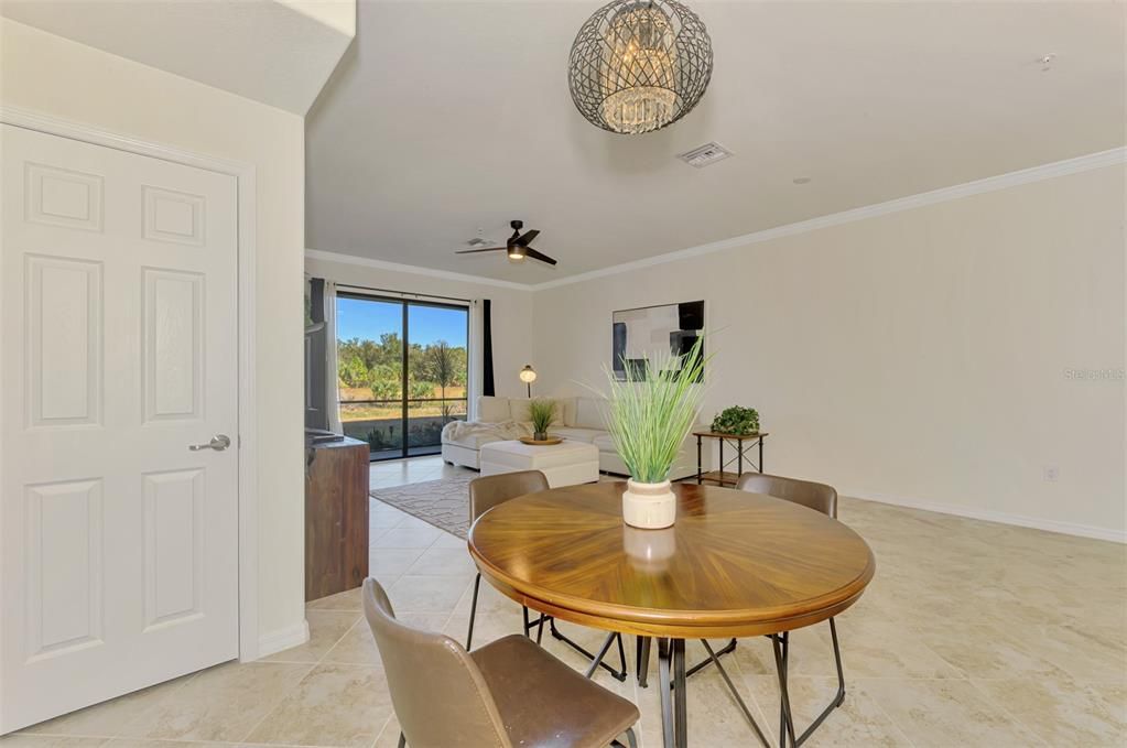 На продажу: $280,000 (3 спален, 2 ванн, 1949 Квадратных фут)