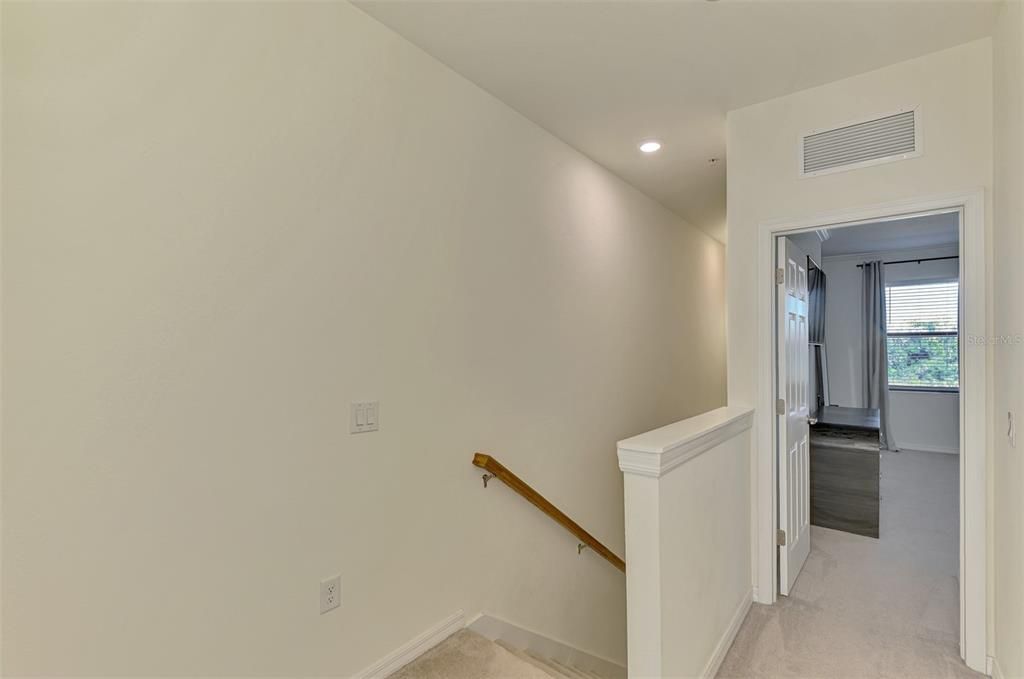 На продажу: $280,000 (3 спален, 2 ванн, 1949 Квадратных фут)