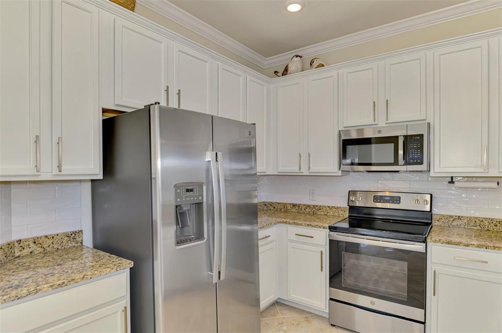 На продажу: $280,000 (3 спален, 2 ванн, 1949 Квадратных фут)