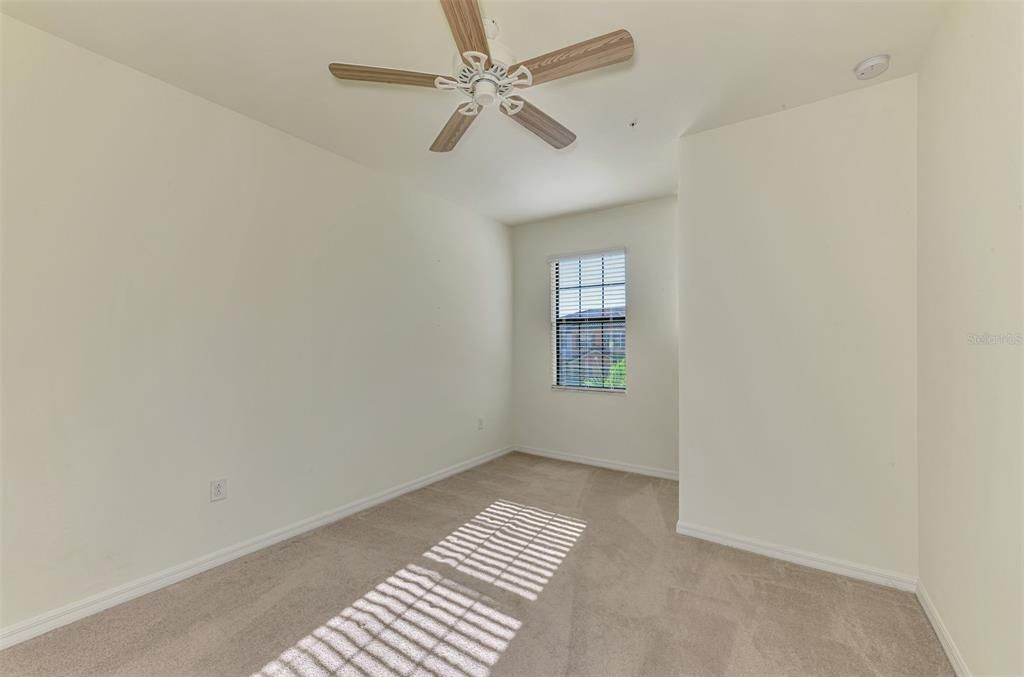 На продажу: $280,000 (3 спален, 2 ванн, 1949 Квадратных фут)