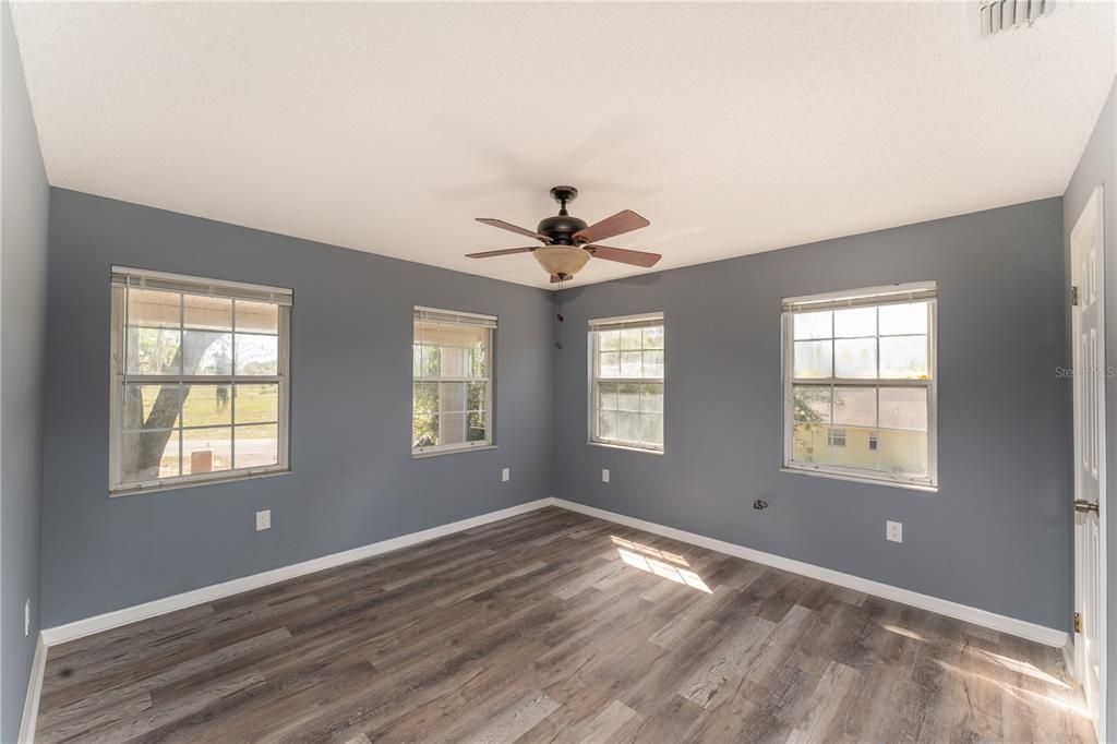 待售: $424,900 (5 贝兹, 3 浴室, 2520 平方英尺)